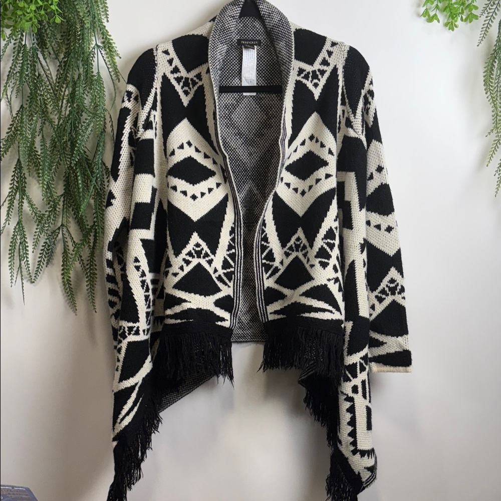 Forever 21 Black and White Tribal Pattern Poncho